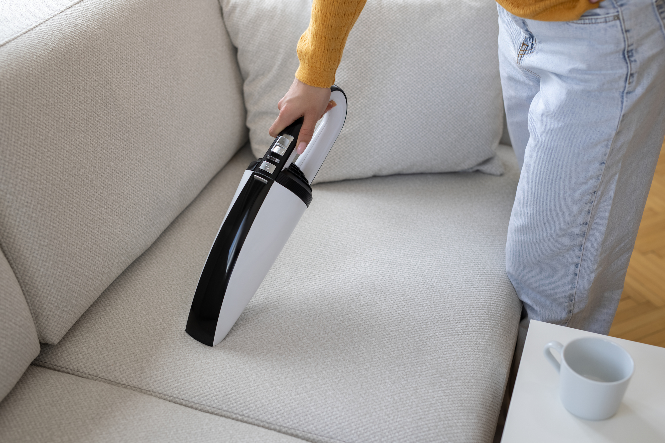 Vacuum cleaner for cleaning the sofa in the house