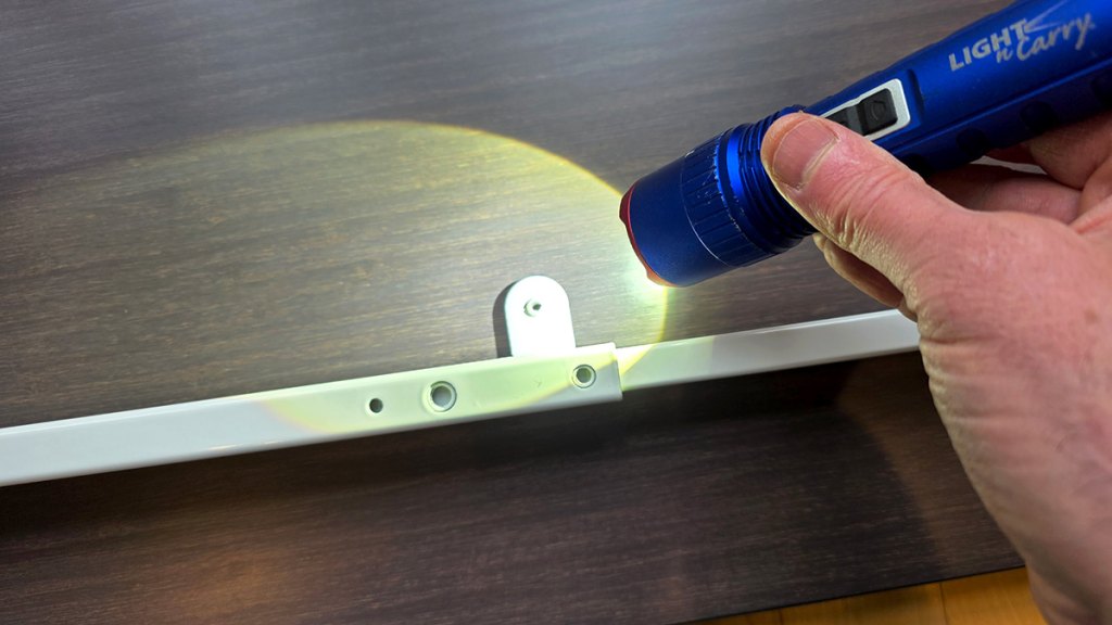 Flexispot E7 Pro Standing Desk desktop attachment