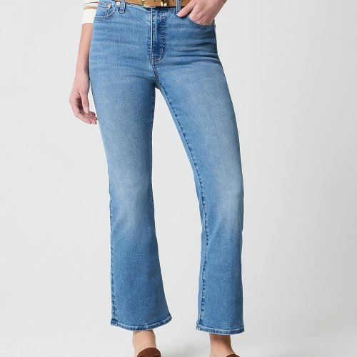 Flare crop white jean in signature stretch