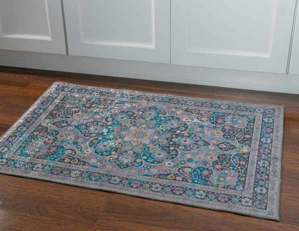 Linon Emerald 22 x 32 Area Rug