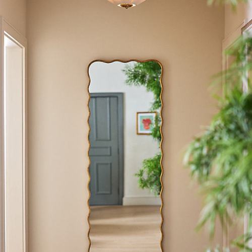 Coquile Scalloped Metallic Floor Mirror
