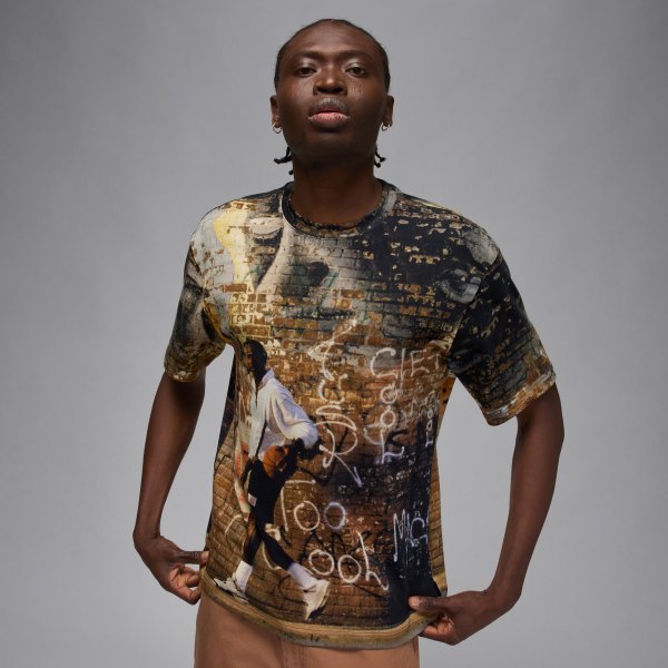 Mens Air Jordan 85 Graphic T-Shirt in Black | HQ9006-045