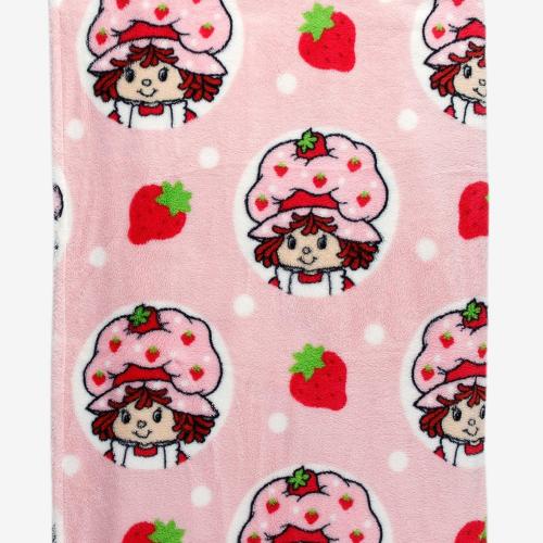 Strawberry Shortcake Allover Print Sherpa Throw – BoxLunch Exclusive