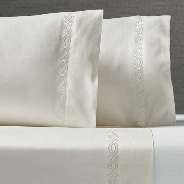 Set of 2 Frontgate Resort Collection Diamond Lattice Sateen Pillowcases Ivory, Frontgate