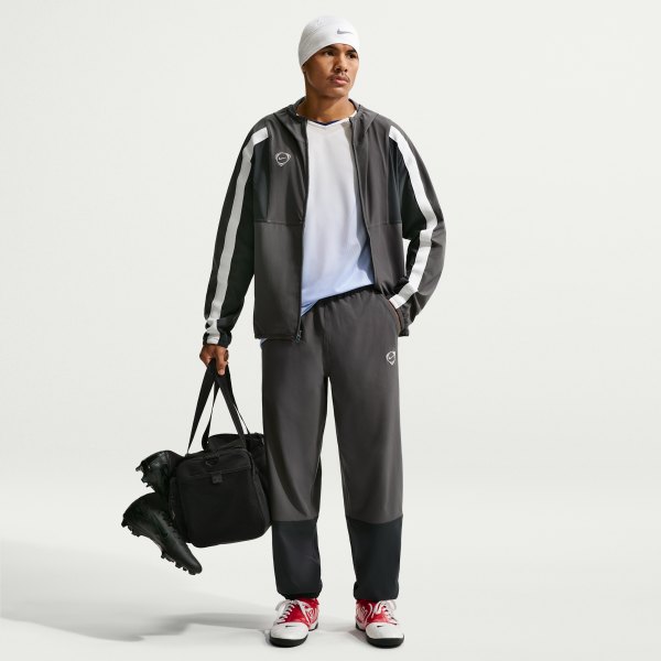 Nike Mens Repel Soccer in Brown