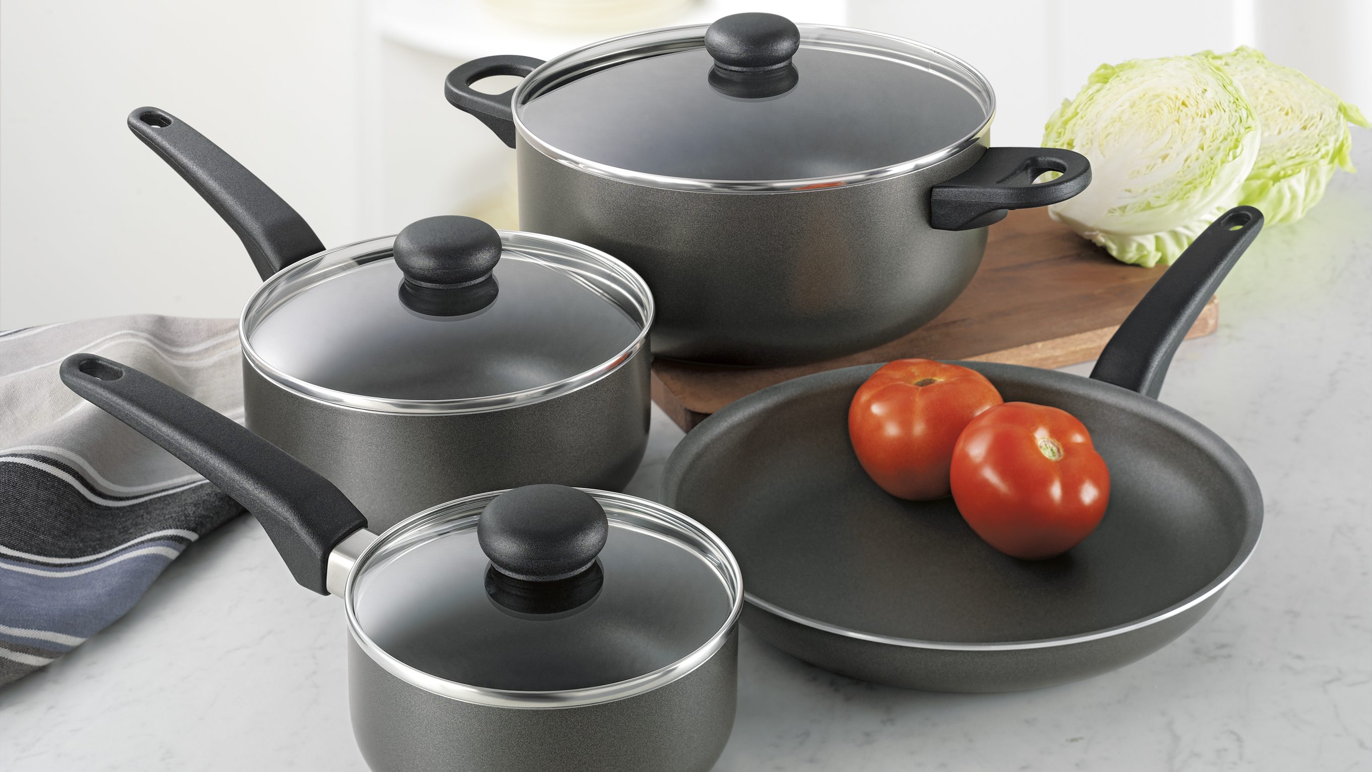 Set of nonstick pots