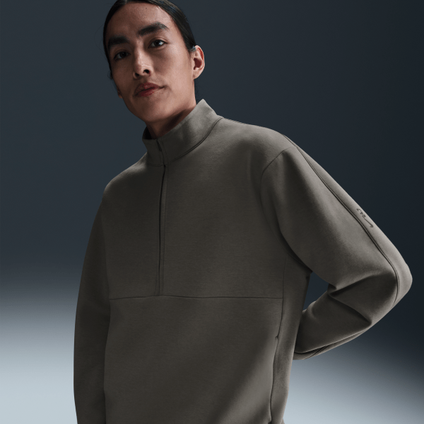 Nike Mens 24.7 ImpossiblySoft Dri-FIT 1/2-Zip Top