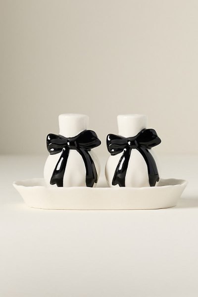 Benedita Stoneware Bow Salt Pepper Shakers