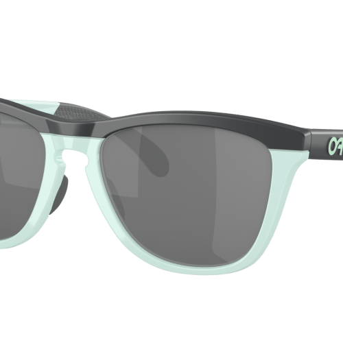 Oakley Man Sunglass Frogskins Frame color: Matte Lens color: Prizm Black